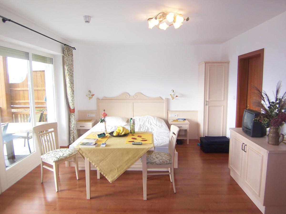 Appartement Tschivon Schenna Eksteriør billede